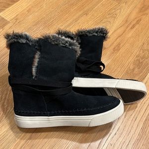Toms Black Suede Vista Pull-on Boot